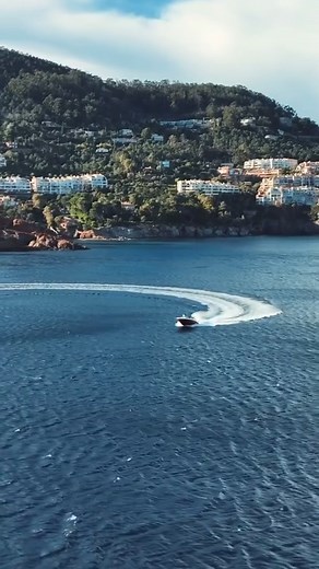 1.1K views · 14 reactions | Introducing the all-new SPX 210! Available with sterndrive or outboard propulsion, this new model delivers enhanced technology and elevated design, all in 21 feet! #FLIBS #FLIBS2023 | MarineMax | Facebook