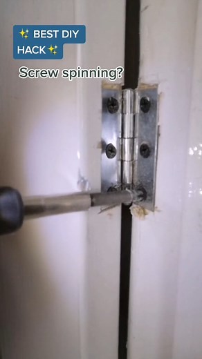 It's Day 25 of my DIY Hack Series - for 35 days I'll be posting a DIY hack a day 🥰 Follow along to see DIY and home reno progress! . . . . . . . . #diyhome #diy #diyhomedecor #diyprojects #diyproject #diydecor #diyvideo #easydiy #diyhomeprojects #instadiy #diyer #diyfun #paintingtips #projectoftheday #doityourself #diyinspiration #diytutorial #homediy #glosspaint #diyblogger #homerenovation #renovation #homedesign #womenwhodiy #beginnerdiy #paintinghacks #diytipsandtricks #homediyhacks #girlswh