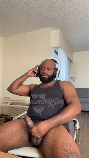 RT @raunchysag1: He really has a mind of its own 🤪👃🏾🔥