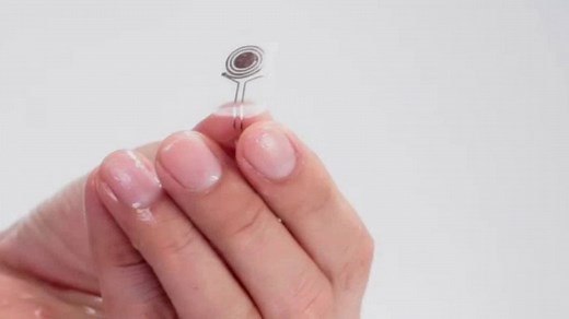 An implantable, biodegradable wireless electronic device dissolves and disappears safely into the body after helping to repair damaged nerves. http://bit.ly/2E8QIip | Northwestern University