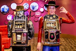 Mob Museum adds vintage slot machines, plans anniversary program