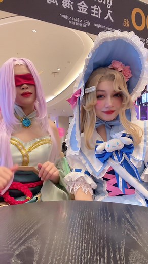 Floryn and Pharsa Cosplay Fun in Mobile Legends