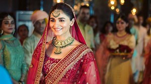 Alia Bhatt plays gorgeous bride in new fashion ad, replaces Anushka Sharma. Watch video
