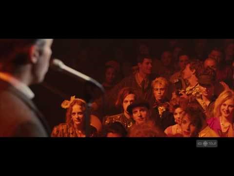 George MacKay (first gay kiss) - Pride (2014 film) (French version televised)