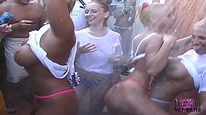 Wet T-Shirt Contest On Spring Break In Cancun - MofoSex.Net