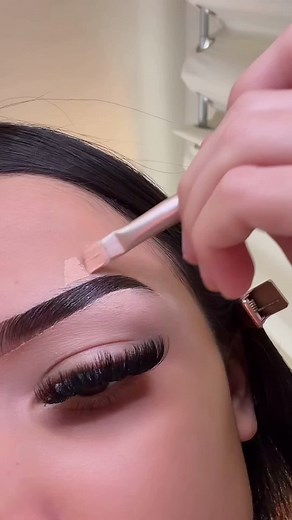 How To Do Thin Eyebrows: Easy Makeup Tutorial