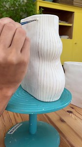 How to glaze a vase ❤️ ••• Follow @emilyhettart for more! | The Ceramic School