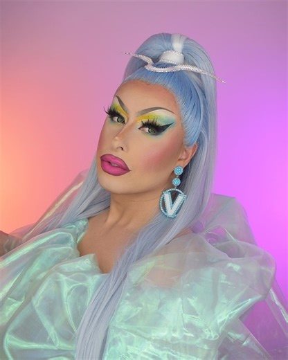 3D Printed Earrings 🩵Designed on VECTARY then prepared for the printer in Cura. My printer is a CrealityEnder 5. Once printed use E6000, rhinestones to decorate. Holes drilled using the amazingOzito DIY Cordless Rotary Tool (comes with 118 accessories from Bunnings Warehouse). 🩵#dragqueen #create #creative #3dprinting #3dprinter #earring #jewellery #australia #dragqueens #victoriamykles #beauty #dragracedownunder #fashion #earrings #jewelrydesign #gay #instagay | Victoria Mykles Queen