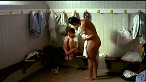 Louisa Shafa Nue (??? ans dans cette scène) dans L'effrontée (1985)