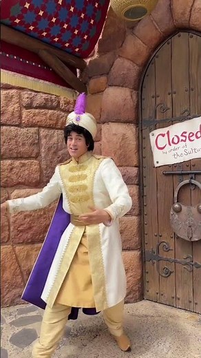 DisneySea Character Greeting Aladdin to leave a message for my sleeping daughter, his was amazing🥺