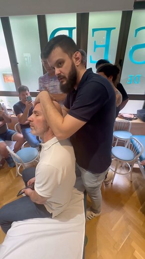 704 reactions · 33 shares | HVLA Manipulation C7-T1 Junction in Sitting Position by Adnan Kojić PT @sergiosteopata.natura | Adnan Kojić | Facebook