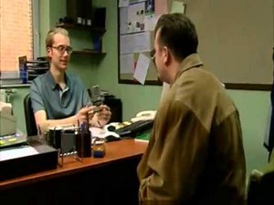 EXTRAS Bloopers: Stephen Merchant - Boobs