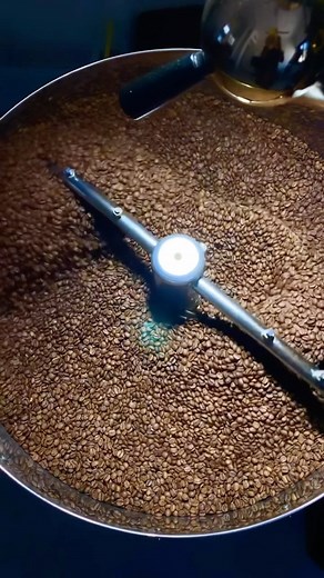 19 reactions | ✨ Keep your eyes on the prize!! Video Cr: roasterfeker ❤️ ☎️ +90 232 254 01 21  info@toper.com  www.toper.com #ToperRoasters #CoffeeRoasters #coffeeroasting #coffee #coffeeroastingmachine #coffeemachine #cofferoasters #afterburner #coffeegrinders #coffeetime #coffeelover #coffeeshop #coffeeaddict | Toper Coffee Roasters | Facebook