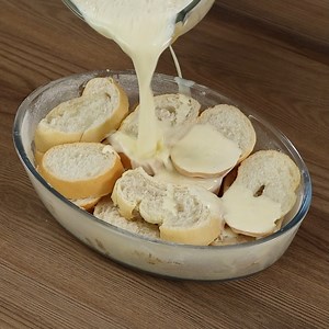 Un dessert à base de pain qui a ravi tout le monde ! | Manuel de Recettes