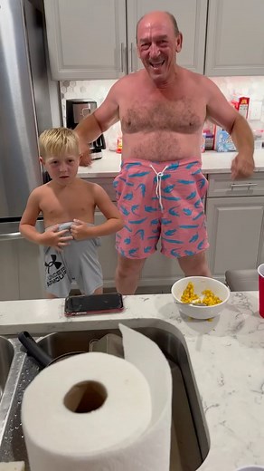 🤣🤣good times on vacation #landrys #dalandrylife #troylandry #swamppeople #jacoblandry #beach #marcopolo | Jacob Landry (swamp People)