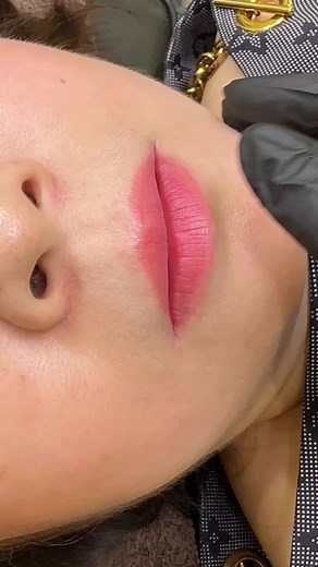 349K views · 65 reactions | Màu môi xinh muốn xỉu  Khách làm môi kết hợp cấy dưỡng chất Ha mới được 3 tháng ❤️ Thực hiện: Chuyên gia Vân Đỗ | Jasmine Noir - Oanh Nguyen | Facebook