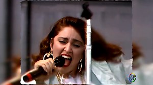 Madonna - Holiday (Live Mix Versions) Re-edited and Remastered in HD 5 Versiones en vivo mescladas en diferentes épocas, la 1° The Girlie Show World Tour, Australia (1993); la 2° Live Aid en Philadelphia USA (1985); la 3° y 4° es el Blond Ambition World Tour en Francia y Japón (1990) y por último Re-Invention Tour realizado en Lisboa y Paris en (2004). «Holiday» recibió la apreciación de los críticos y logró convertirse en el primer sencillo de Madonna en entrar a la lista oficial de Estados Uni