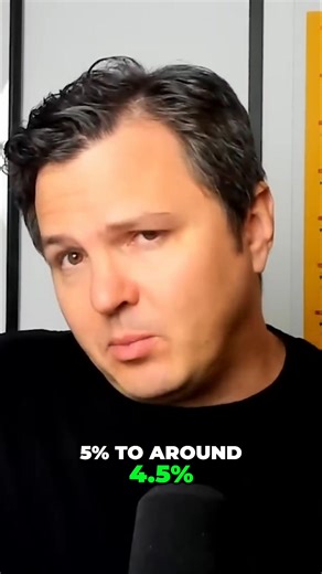 The US Treasury issues bonds, and the market buys them. During quantitative tightening, the Fed doesn't reinvest when bonds mature. It just lets the cash disappear. During easing, it buys more bonds, pushing prices up and yields down. This leads investors to rotate into assets like stocks and crypto. #QuantitativeEasing #QuantitativeTightening #USTreasury #FederalReserve #MarketAnalysis #Investing | Lark Davis