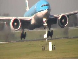 *NOSE BIRD STRIKE* KLM Boeing 777-200 landing at Schiphol