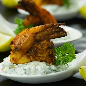 Chilli Lime Grilled Prawns #YFL #YourFoodLab #Chef Sanjyot Keer FULL WRITTEN RECIPE: https://goo.gl/AHg48y | Your Food Lab