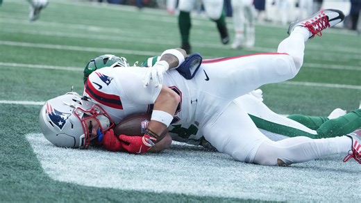Efton Chism catches first TD of his career off a dart from Maye