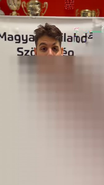 A holnapi elődöntőről Kakstedter Bendegúz nyilatkozatát hallhatjuk. Hajrá Szolnok! 💙 #tippmix #szvsc #szolnok #waterpolo #hungary #hajradozsa #hajraszolnok #Praktiker #arenahungary | Szolnoki Vízilabda Sport Club