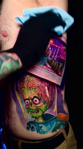 ACK ACK!!! Mars Attacks piece I just wrapped up. Was super fun, can’t wait to get healed photos soon! 👽👽⚡️ Done at @theseancetattooparlor 🔮 | Paul Acker