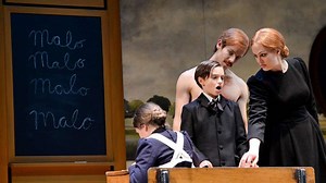 Beklemmende Oper: „The Turn of the Screw“ am Kasseler Staatstheater