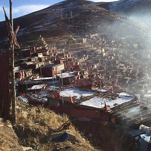 Sertar Larung Gar Monastery This morning. #snowliontours #sertar #larunggar #tibet #monasticcollege | SnowLion Tours - Journey to Tibet