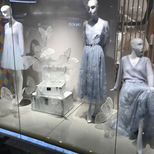 [Hot Item] Manufactory Direct Retail Store Decoration Shop Display Shop Boutique Store Window Display Props Display Props