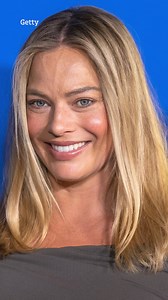 Aw! Pregnancy looks great on Margot Robbie | The Sun