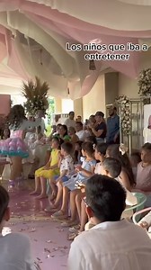 92K views · 1K reactions | Los niños póngame peso pluma...nosotros los chavo rucos los marcianos  llegaron ya y llegaron bailando  chacha chacha jejejr #Tatiana | Oscar Galeno | Facebook