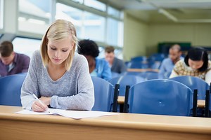 Definitivat 2025. Rata de participare la proba scrisă: 93,2%. Nouă candidaţi au fost eliminaţi din examen