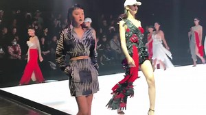 16K views · 239 reactions | 《台北時裝週》JENN LEE 這場秀從場景、服裝、造型到音樂都太棒了！看了令人熱血沸騰的一場秀！ 看完整秀報導 https://bit.ly/2zORRaq #jennlee #taipeifashionweek #台北時裝週 #台灣設計師 #流行速遞 | VOGUE Taiwan | Facebook