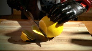 12M views · 233K reactions | Ada siapa-siapa yang order sushi?  Sebuah pek penghantaran sedang menuju kepada anda! Hanya yang berani sahaja dapat menikmati hidangan eksotik dari negara matahari terbit ini. 異 Elite Pass Sushi Menace akan hadir ke Free Fire tidak lama lagi! | Garena Free Fire | Facebook