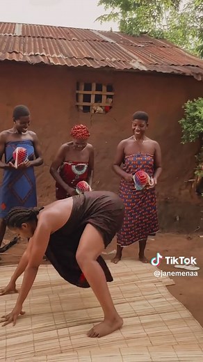 Mesmerizing African Waist and Booty Dance | Jane Menaa