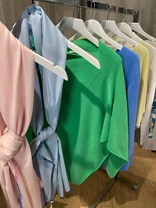 17 reactions | Good Morning! NEW IN KINROSS CASHMERE! Created 20 years ago in Kinross, Scotland, Kinross Cashmere is the premier brand of Dawson Forte Cashmere How amazing is it to see such beautiful spring colours! Shop all Kinross here https://www.izziofbaslow.com/collections/kinross-cashmere Shop online 24/7 at www.izziofbaslow.com Love Izzi and the Girls xxx | Izzi Fashion | Facebook