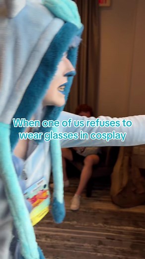 Cosplaying Without Glasses: A Hilarious Convention Moment