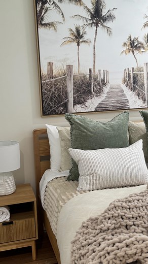 26 reactions | SNEAK PEEK 狼 Say hello to your new holiday obsession…...