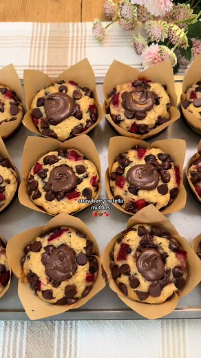 Strawberry Nutella Muffins — 12 Easy Chocolate-Stuffed Muffins