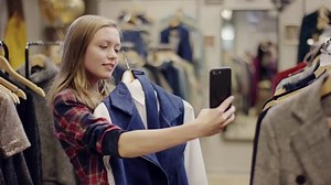 Adult Attractive Smiling Woman Takes Phoito : vidéo de stock (100 % libre de droit) 1023715708 | Shutterstock