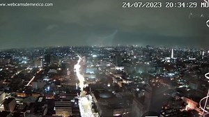 ⚡️⛈ Esta noche captan intensos rayos en #CDMX 📹 Vista desde @Miralto Torre Latino. | Infórmate y