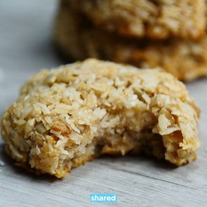 Quickly melt fat away with these Fat Burning Coconut Cookies Recipe: http://sha.red/kAb8b | OMG