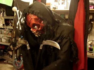 Woodys Halloween Animatronic Winged Demon Video