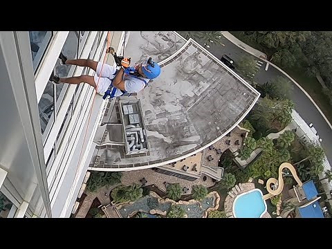 Rappelling Off A 300 Foot Building For The Amazing Race Orlando & Give Kids The World!