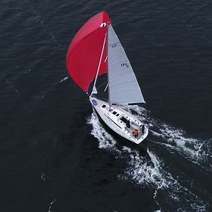 Skrovet må vara gammalt – men än sen? I övrigt radar ”nya” Arcona 345 upp förbättringar som alla är mitt i prick. Se testen! Se hela testet här⬇️ https://bit.ly/3f50GAs [Hamnen Plus] | Skippo.se
