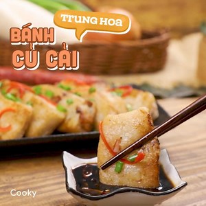 Nhắc đến ẩm thực Trung Hoa chẳng thể thiếu món bánh củ cải thơm ngon, đặc trưng này. Bánh củ cải có thể ăn hấp hoặc chiên cực kì thơm ngon luôn đó. Nguyên liệu dễ tìm, giá rẻ mà cách làm lại vô cùng đơn giản. Cùng Cooky vào bếp liền nha! Cách làm chi tiết: www.cooky.vn/go/r/55454 ---------------------------- Cooky - Cho Bữa Ăn Tiện Lợi và Hạnh Phúc ☎ Hotline: 1900 2041 🌐Website: Cooky.vn | Cooky