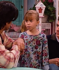 💕Oʟsᴇɴ Tᴡɪɴs Fᴀɴ 💕 on Instagram: "uncle Jesse, “girls can do anything boys can do” season 7 episode 20 “Michelle a la carte” Ashley Olsen as Michelle follow me @olsenfansmka for more tags: #ashleyolsen #johnstamos #bobsaget #olsentwins #mka #marykateandashley #marykateandashleyolsen #olsens #mkaolsen #michelletanner #unclejesse #dannytanner #fullhouse #mkao #olsensisters #twinsisters #theolsens #reels #reelsinstagram #reelsvideos"