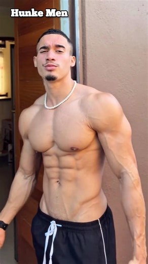 Complete#aesthetic#muscle#motivation#posing#abs#chest#biceps#model#body#hunk#gym#workout#back#bulge