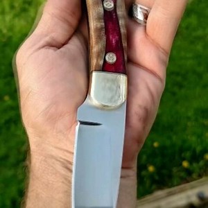 I'm seeing RED! #davidhallcustomknives #knives #knifemaker #customknife ##heirloom #knifecommunity #knifecollector #knifecollection #2a #hunting #camping #madeinamaerica #knifeporn #bestknivesofig #merica #dailybadass #picoftheday ##whitetail #perfectgift #pewpew #wantone #glowknife #usa🇺🇸 #ohiomade | David Hall Custom Knives